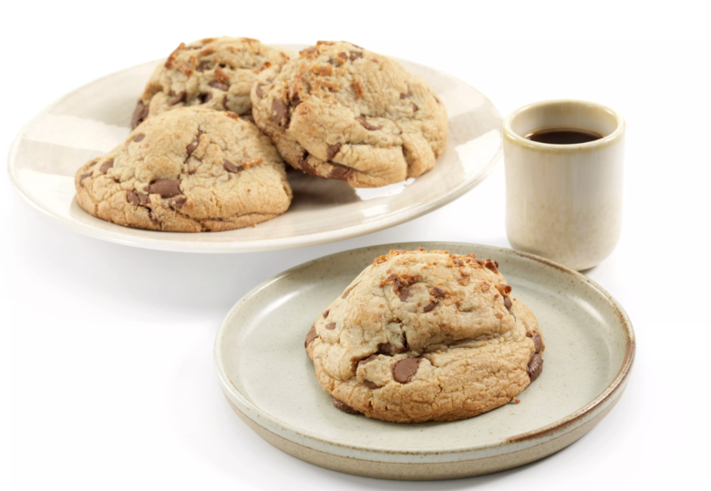 LA BOULANGERIE Milk Chocolate & Salted Caramel Stuffed Cookies