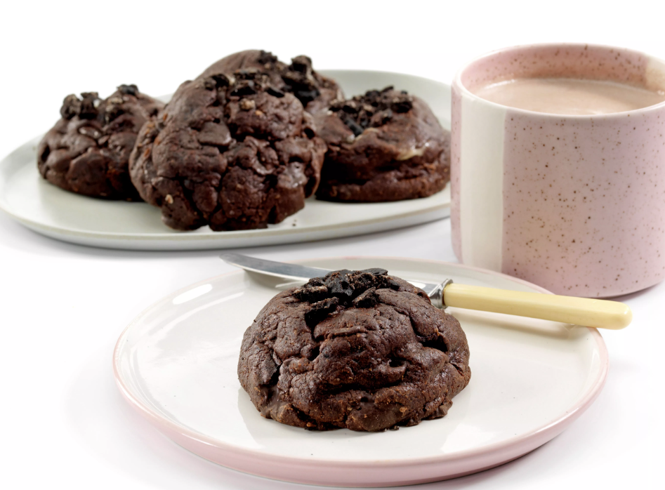 LA BOULANGERIE Premium Bakery Double Chocolate Smores Stuffed Cookies