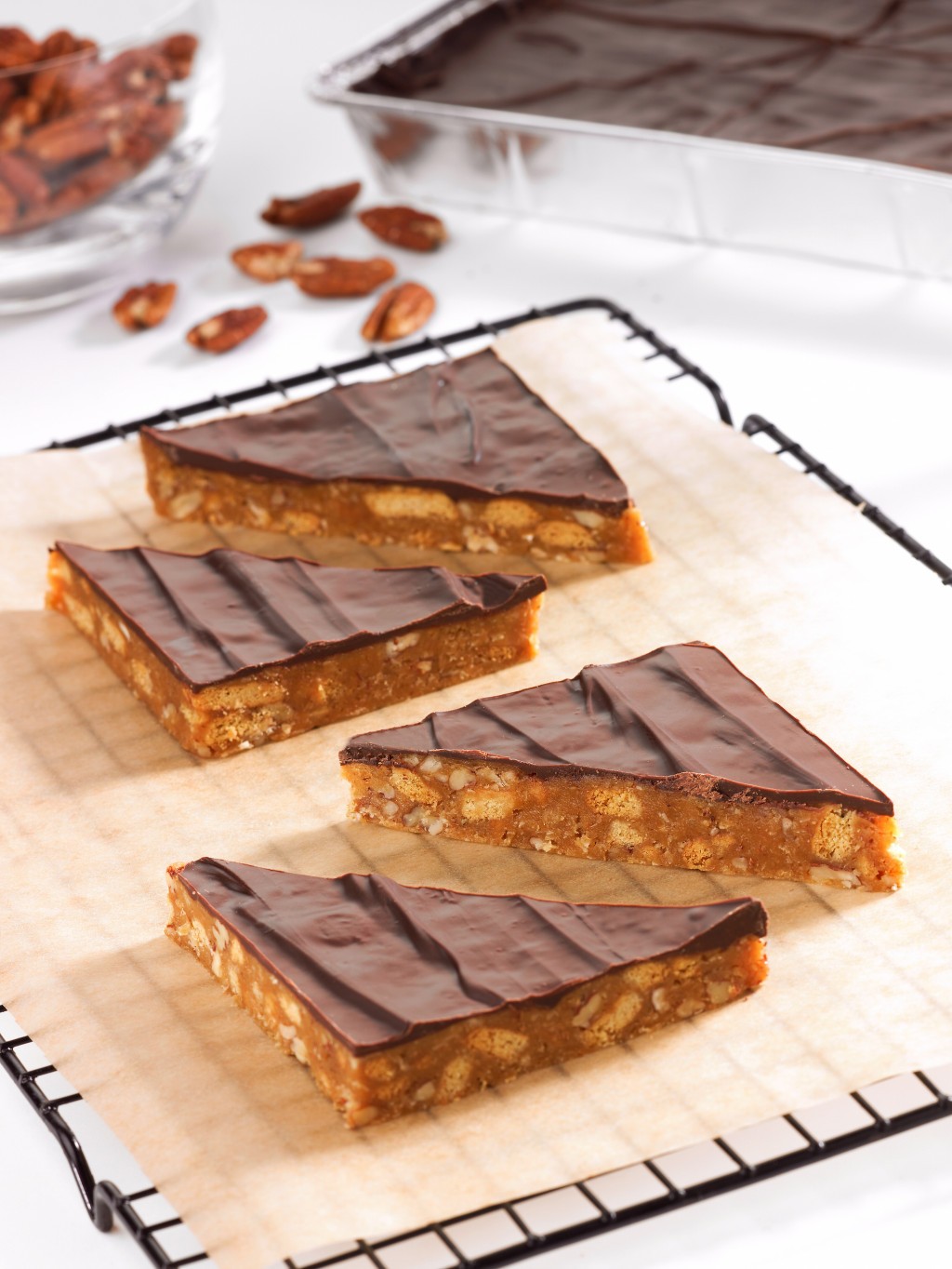 HANDMADE CAKE COMPANY Maple & Pecan Slice
